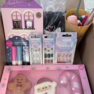 8 pc Holiday Gift Bundle Box